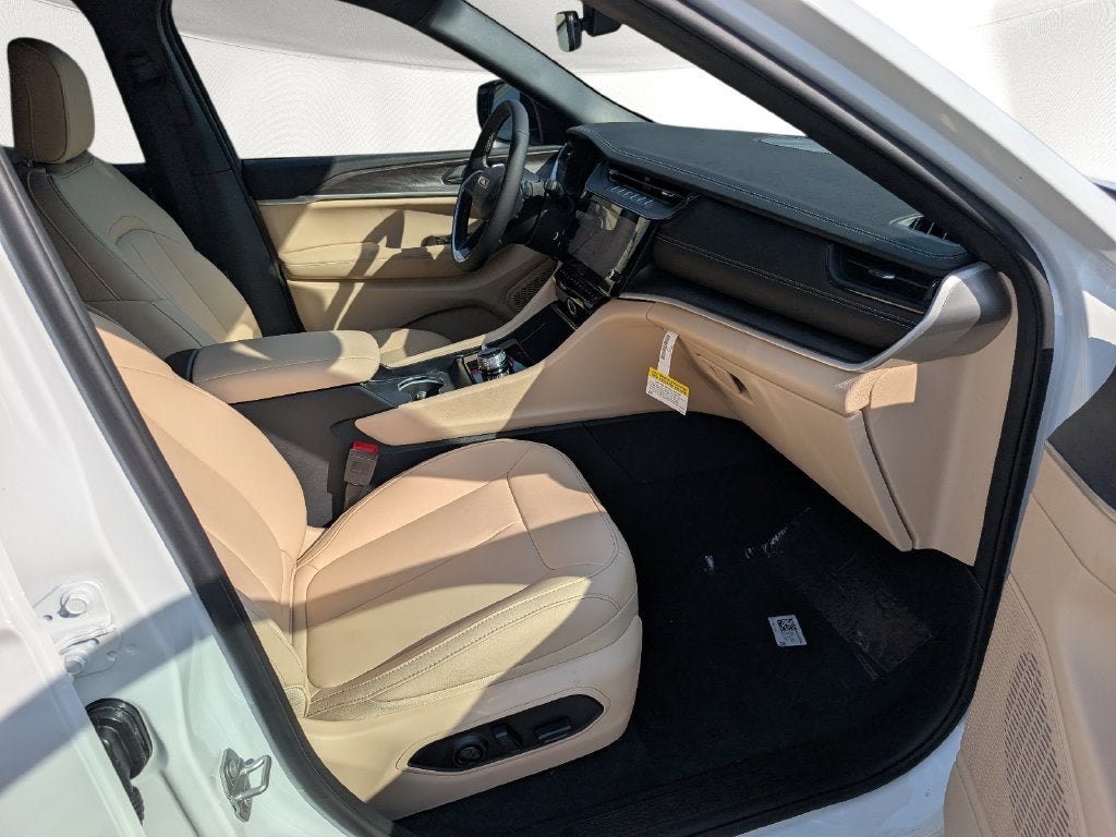 2027 Jeep Grand Cherokee GRAND CHEROKEE LIMITED 4X4
