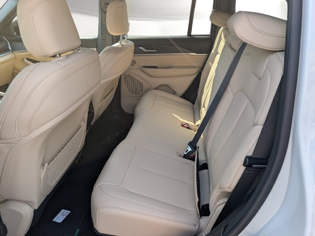 2027 Jeep Grand Cherokee GRAND CHEROKEE LIMITED 4X4