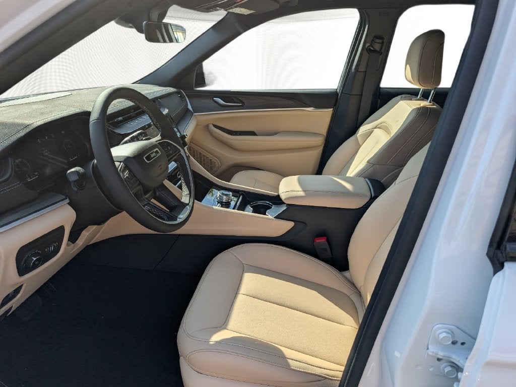2027 Jeep Grand Cherokee GRAND CHEROKEE LIMITED 4X4