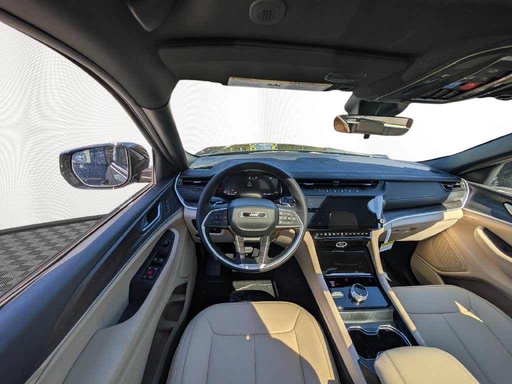 2027 Jeep Grand Cherokee GRAND CHEROKEE LIMITED 4X4