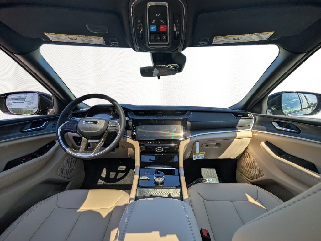 2027 Jeep Grand Cherokee GRAND CHEROKEE LIMITED 4X4