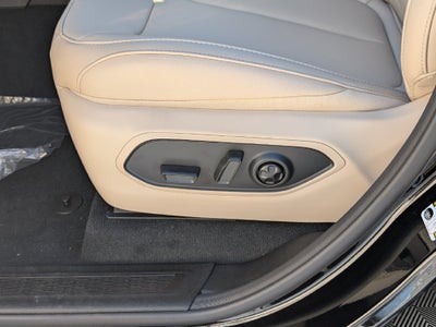 2027 Jeep Grand Cherokee GRAND CHEROKEE LIMITED 4X4