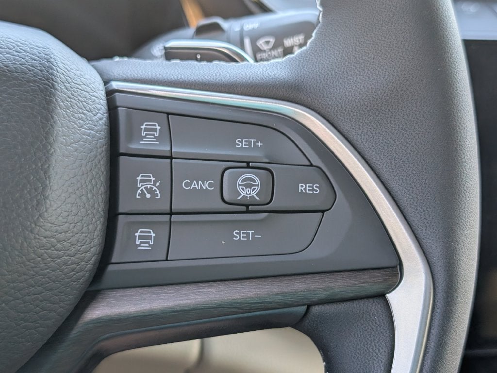 2027 Jeep Grand Cherokee GRAND CHEROKEE LIMITED 4X4