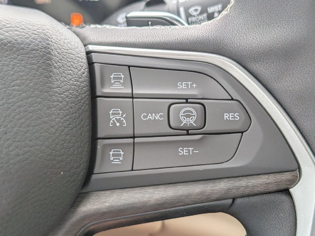 2027 Jeep Grand Cherokee GRAND CHEROKEE LIMITED 4X4
