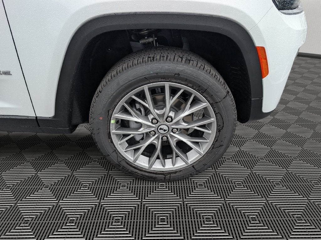 2027 Jeep Grand Cherokee GRAND CHEROKEE LIMITED 4X4