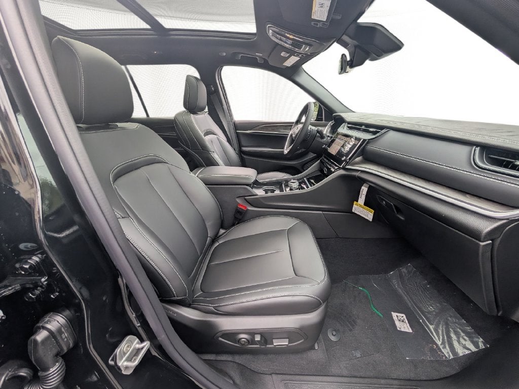 2027 Jeep Grand Cherokee GRAND CHEROKEE LIMITED 4X4