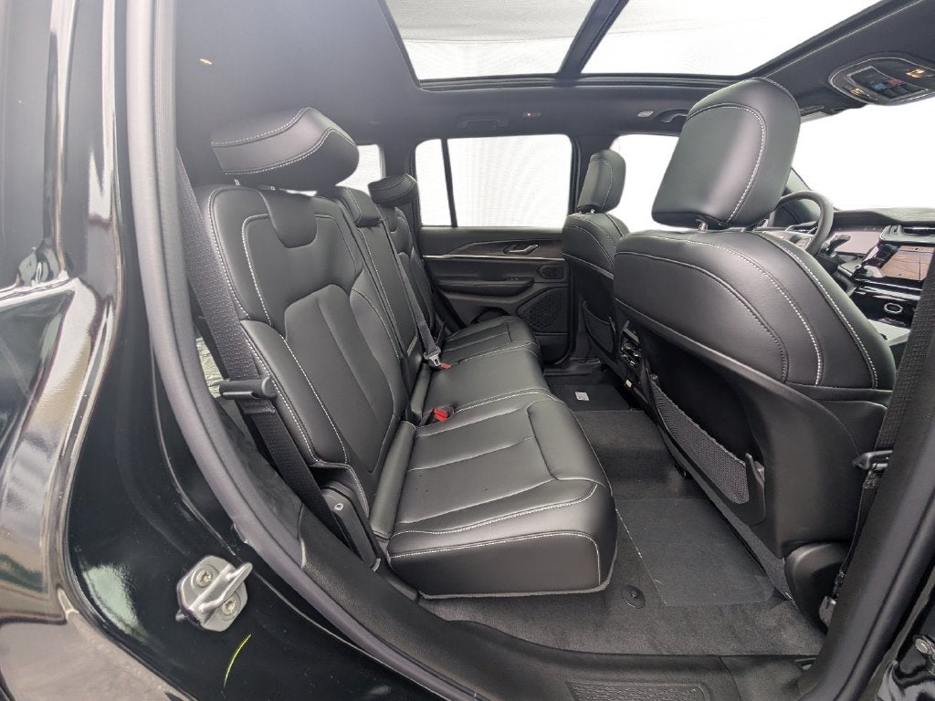 2027 Jeep Grand Cherokee GRAND CHEROKEE LIMITED 4X4