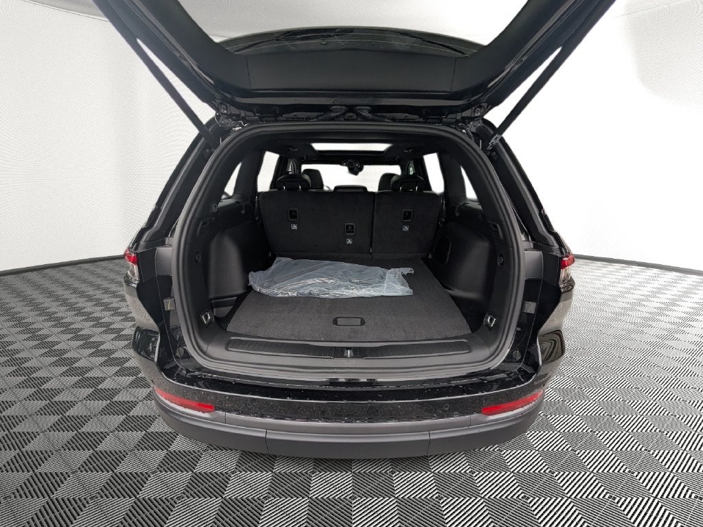 2027 Jeep Grand Cherokee GRAND CHEROKEE LIMITED 4X4