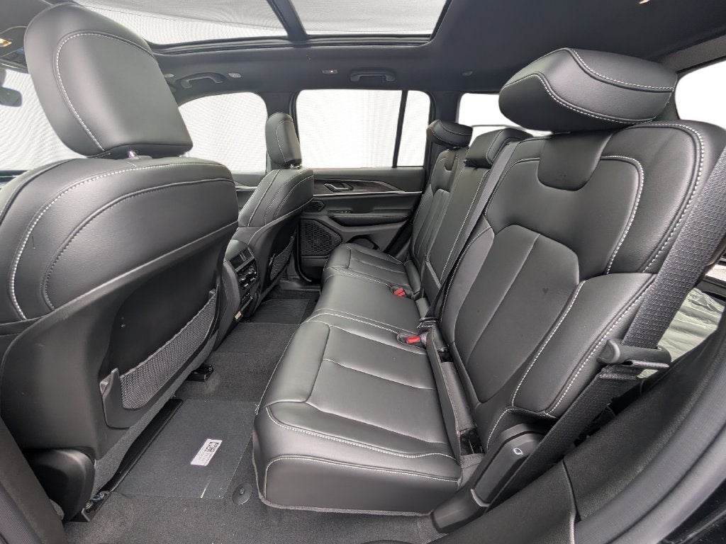 2027 Jeep Grand Cherokee GRAND CHEROKEE LIMITED 4X4