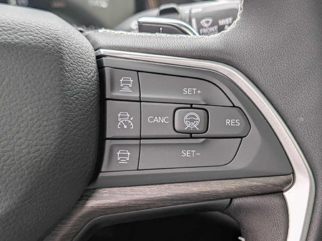 2027 Jeep Grand Cherokee GRAND CHEROKEE LIMITED 4X4