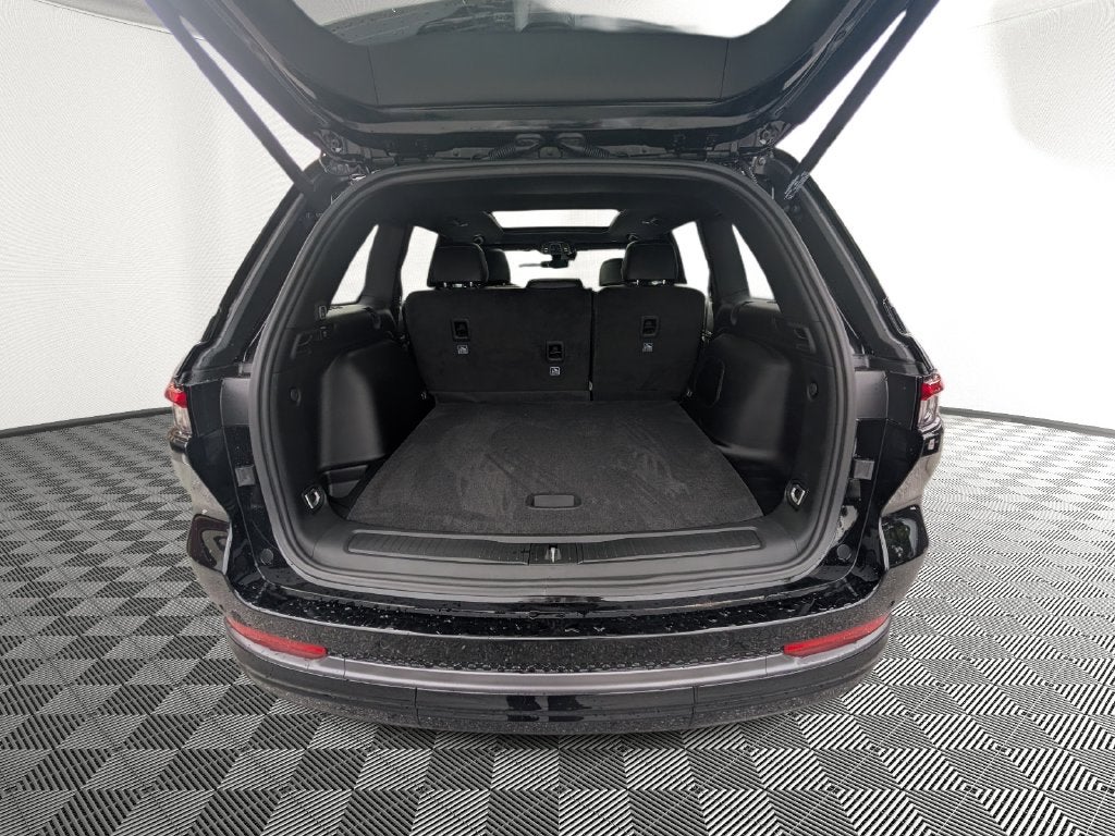 2027 Jeep Grand Cherokee GRAND CHEROKEE LIMITED RESERVE 4X4