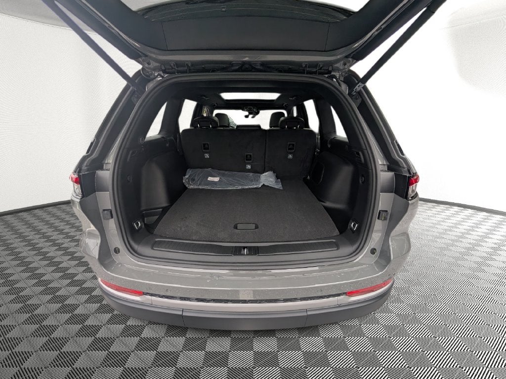 2027 Jeep Grand Cherokee GRAND CHEROKEE LIMITED 4X4