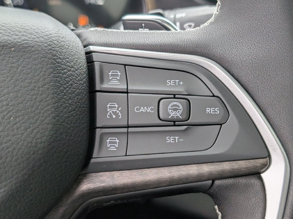 2027 Jeep Grand Cherokee GRAND CHEROKEE LIMITED 4X4
