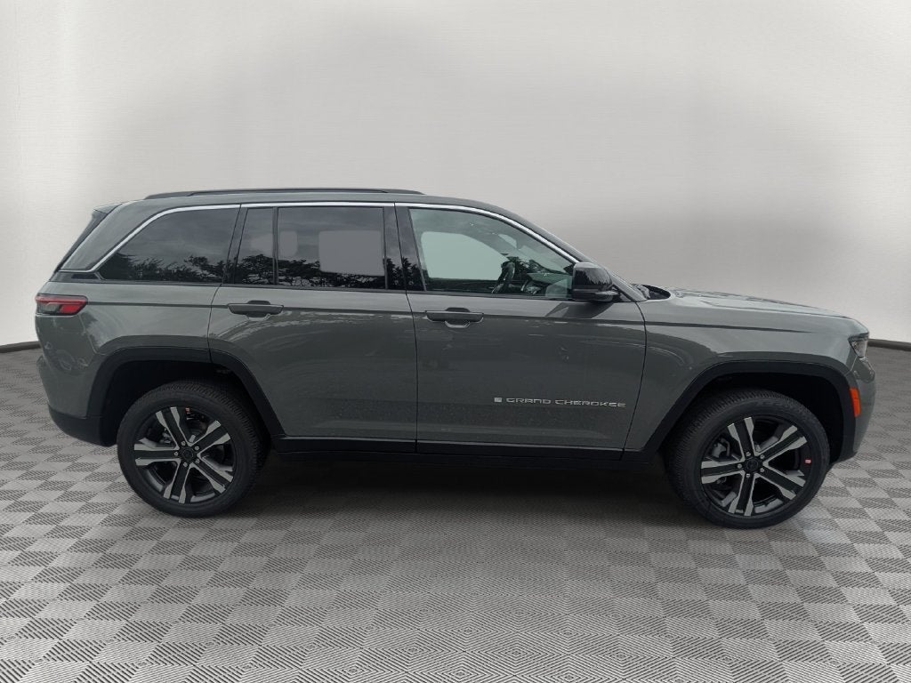 2027 Jeep Grand Cherokee GRAND CHEROKEE LIMITED 4X4