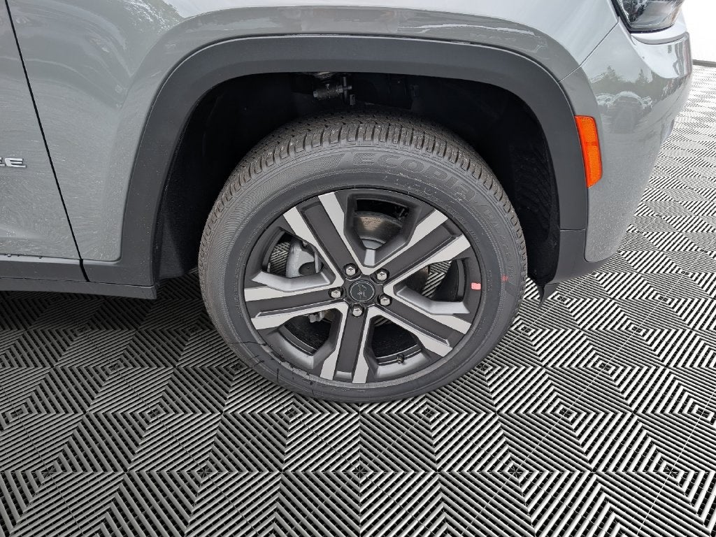 2027 Jeep Grand Cherokee GRAND CHEROKEE LIMITED 4X4
