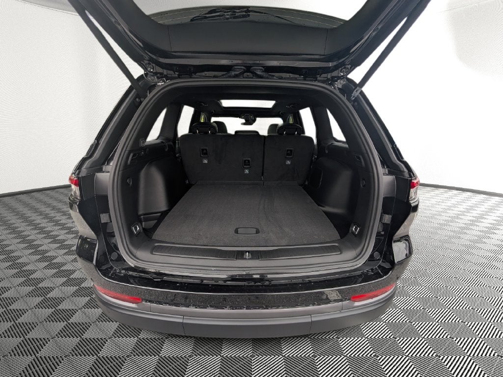 2027 Jeep Grand Cherokee GRAND CHEROKEE LIMITED 4X4