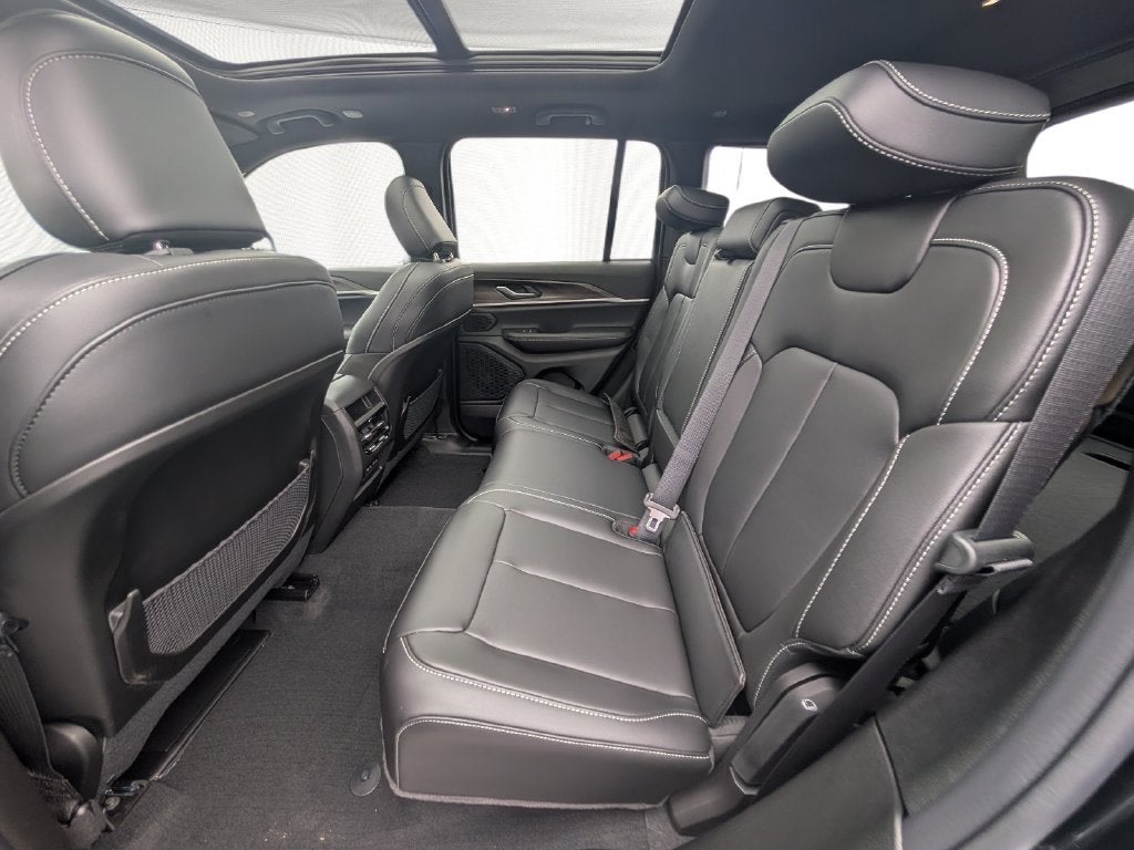 2027 Jeep Grand Cherokee GRAND CHEROKEE LIMITED 4X4