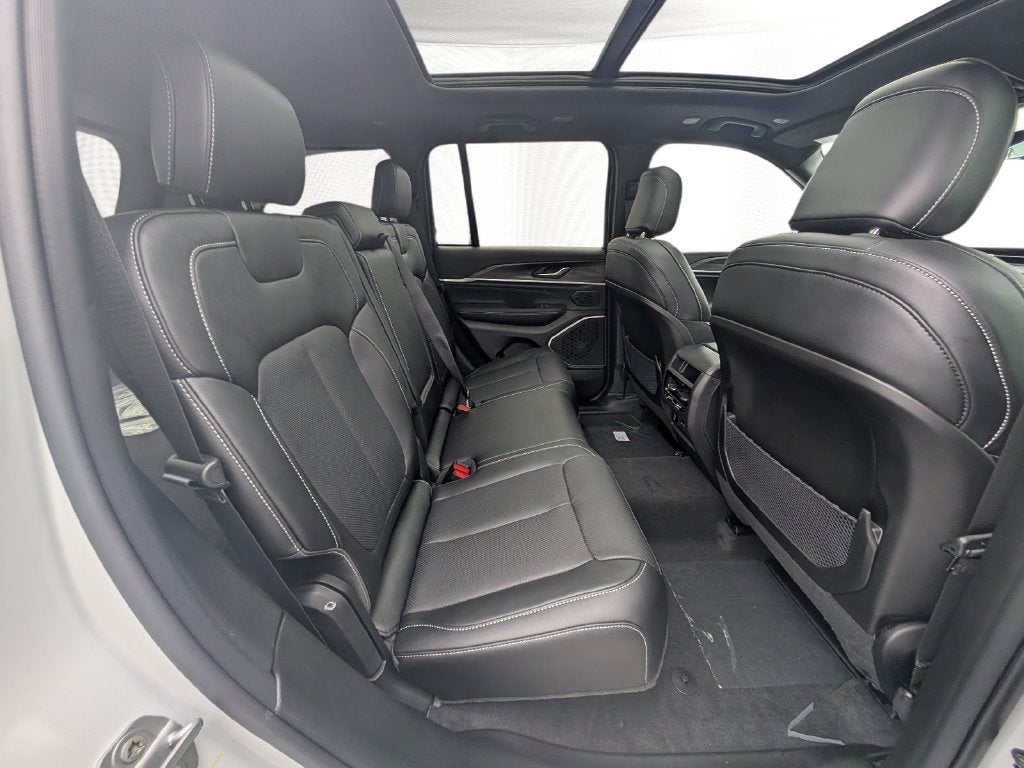 2027 Jeep Grand Cherokee GRAND CHEROKEE LIMITED RESERVE 4X4