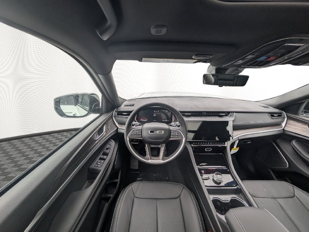 2027 Jeep Grand Cherokee GRAND CHEROKEE LIMITED RESERVE 4X4