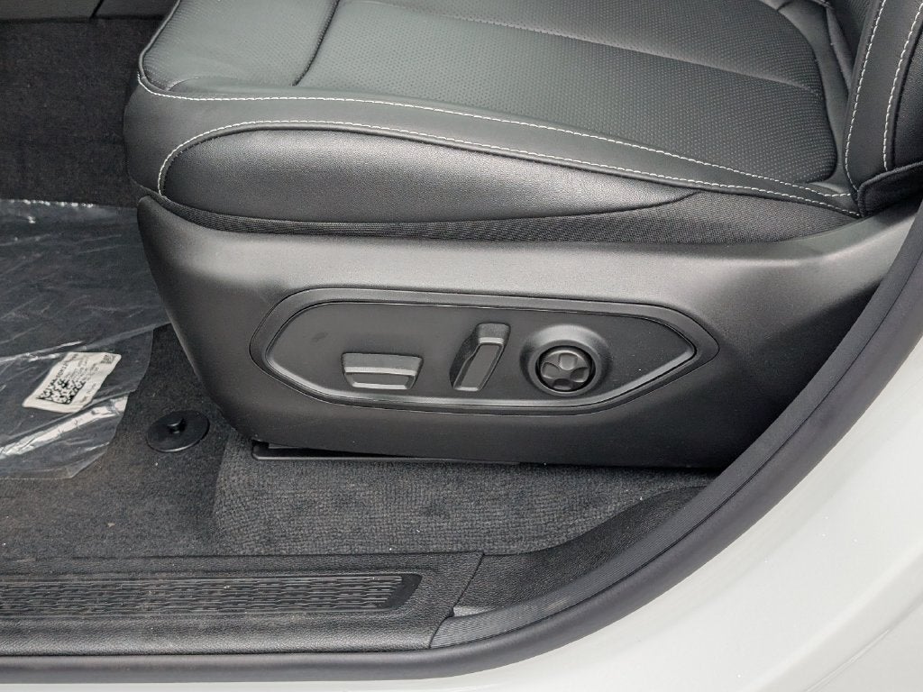 2027 Jeep Grand Cherokee GRAND CHEROKEE LIMITED RESERVE 4X4