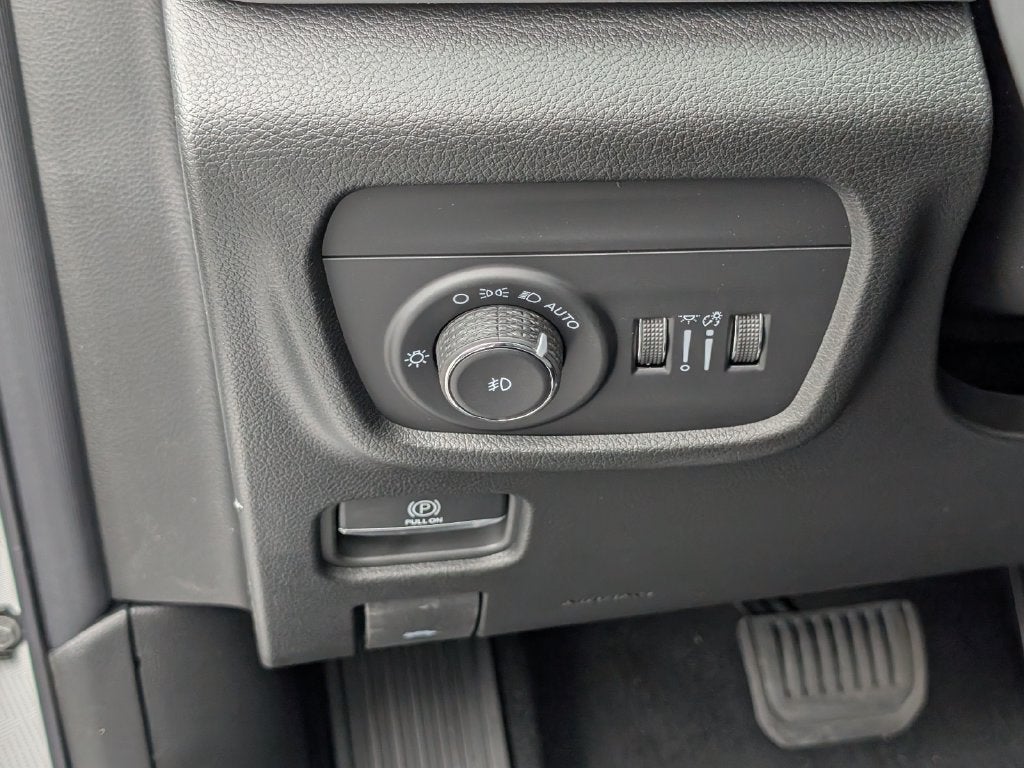 2027 Jeep Grand Cherokee GRAND CHEROKEE LIMITED RESERVE 4X4
