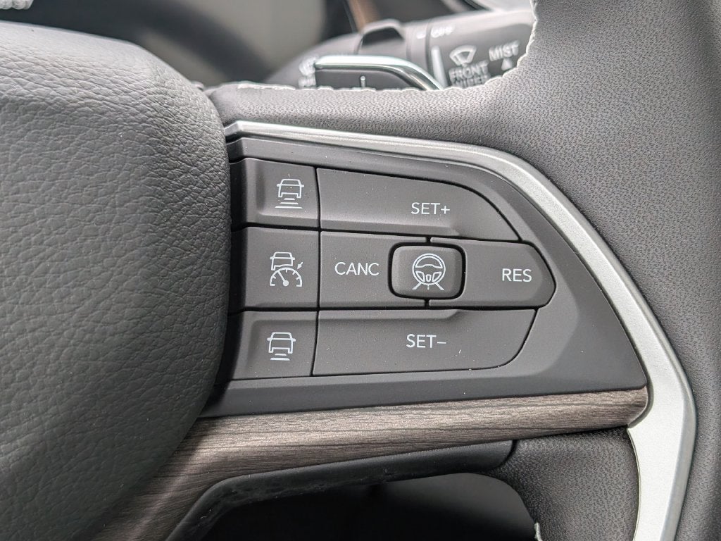 2027 Jeep Grand Cherokee GRAND CHEROKEE LIMITED RESERVE 4X4