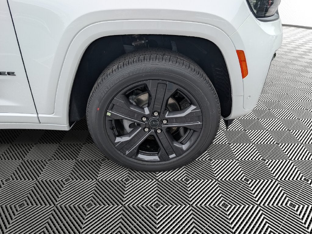 2027 Jeep Grand Cherokee GRAND CHEROKEE LIMITED RESERVE 4X4