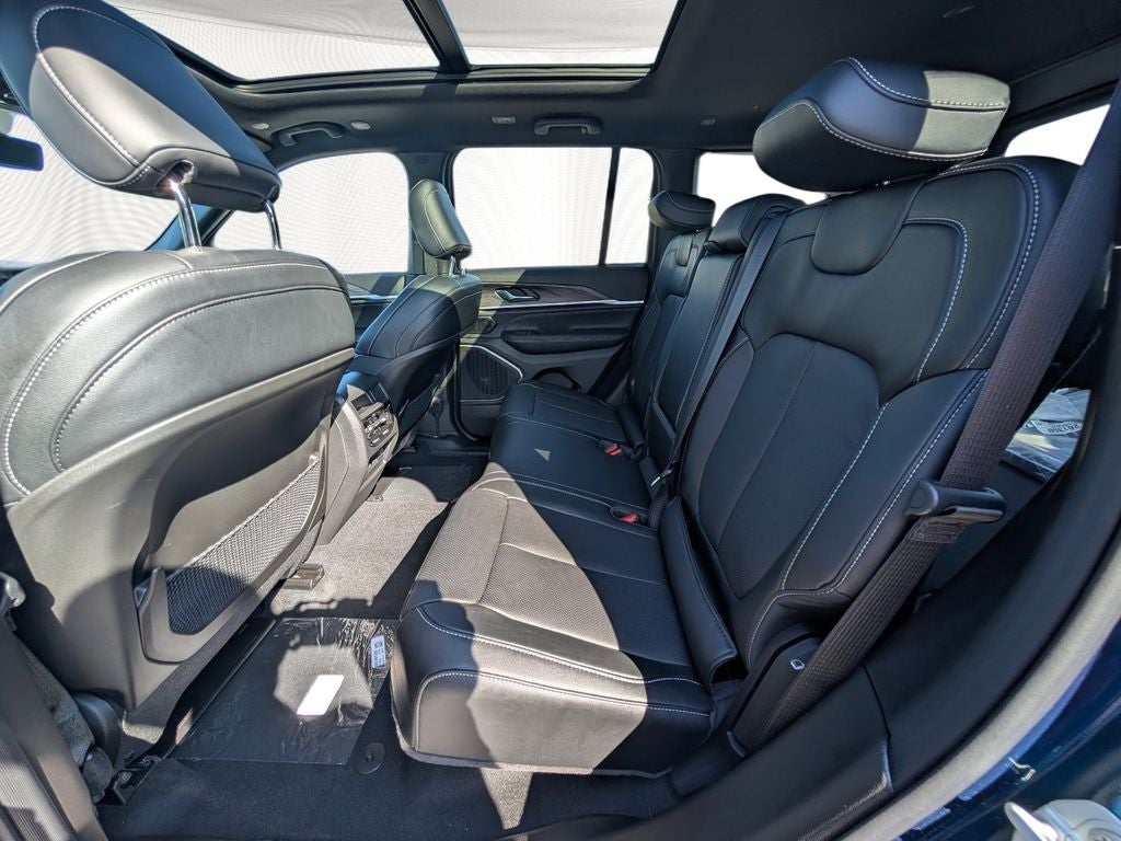2027 Jeep Grand Cherokee Limited Reserve