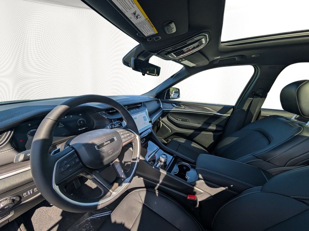 2027 Jeep Grand Cherokee Limited Reserve
