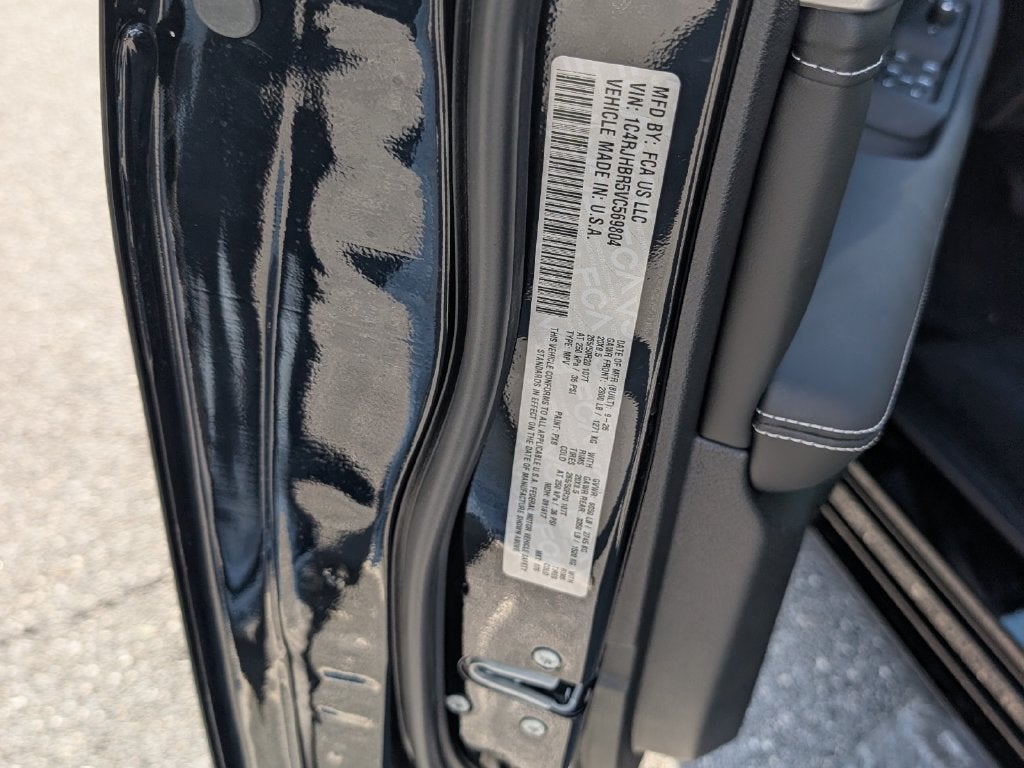 2027 Jeep Grand Cherokee GRAND CHEROKEE LIMITED RESERVE 4X4