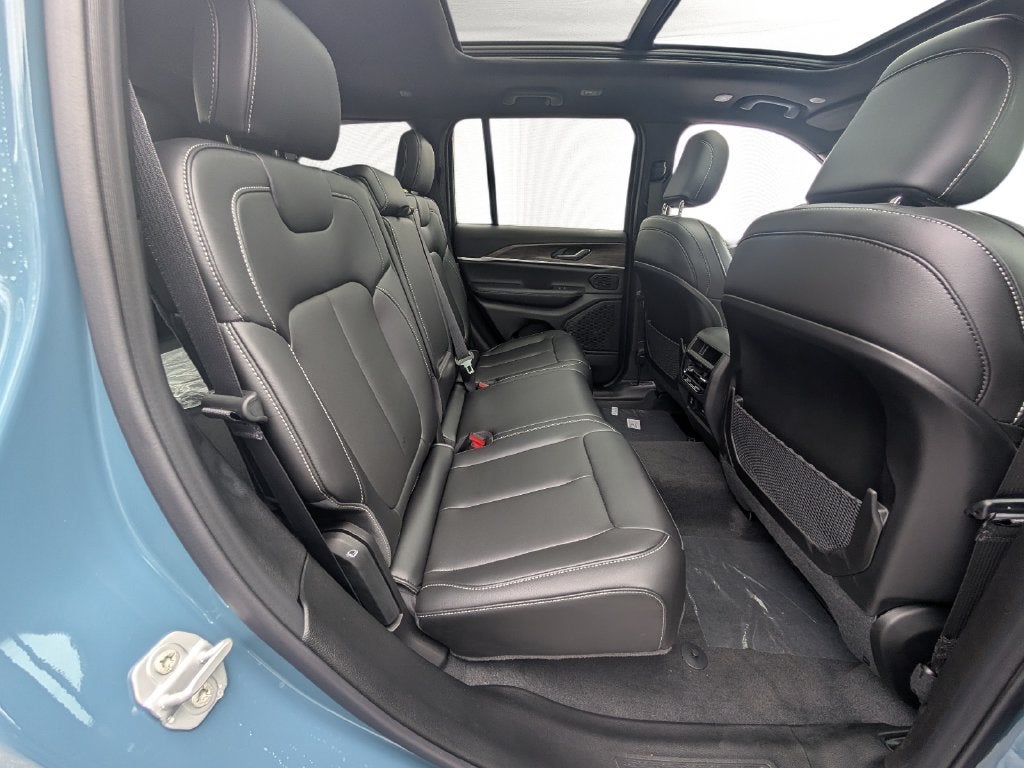 2027 Jeep Grand Cherokee GRAND CHEROKEE LIMITED 4X4