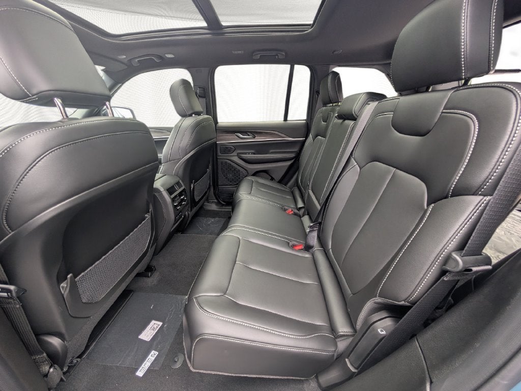 2027 Jeep Grand Cherokee GRAND CHEROKEE LIMITED 4X4