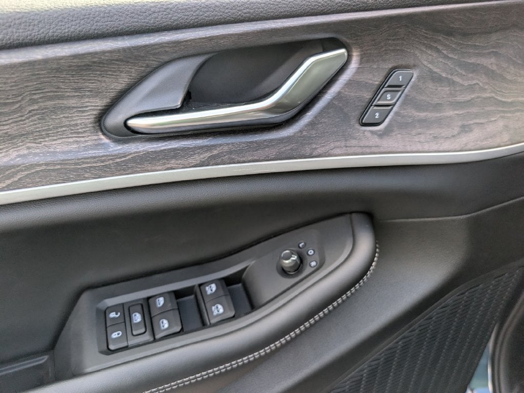 2027 Jeep Grand Cherokee GRAND CHEROKEE LIMITED 4X4