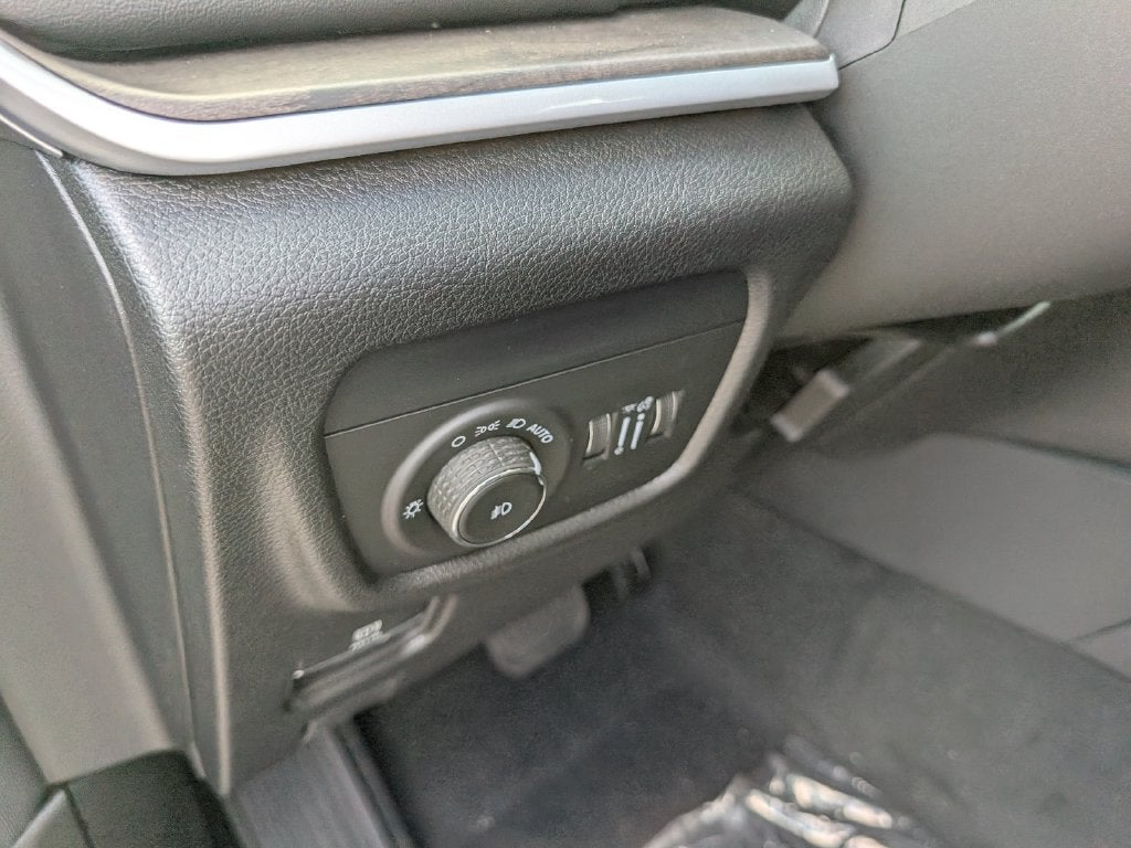 2027 Jeep Grand Cherokee GRAND CHEROKEE LIMITED 4X4