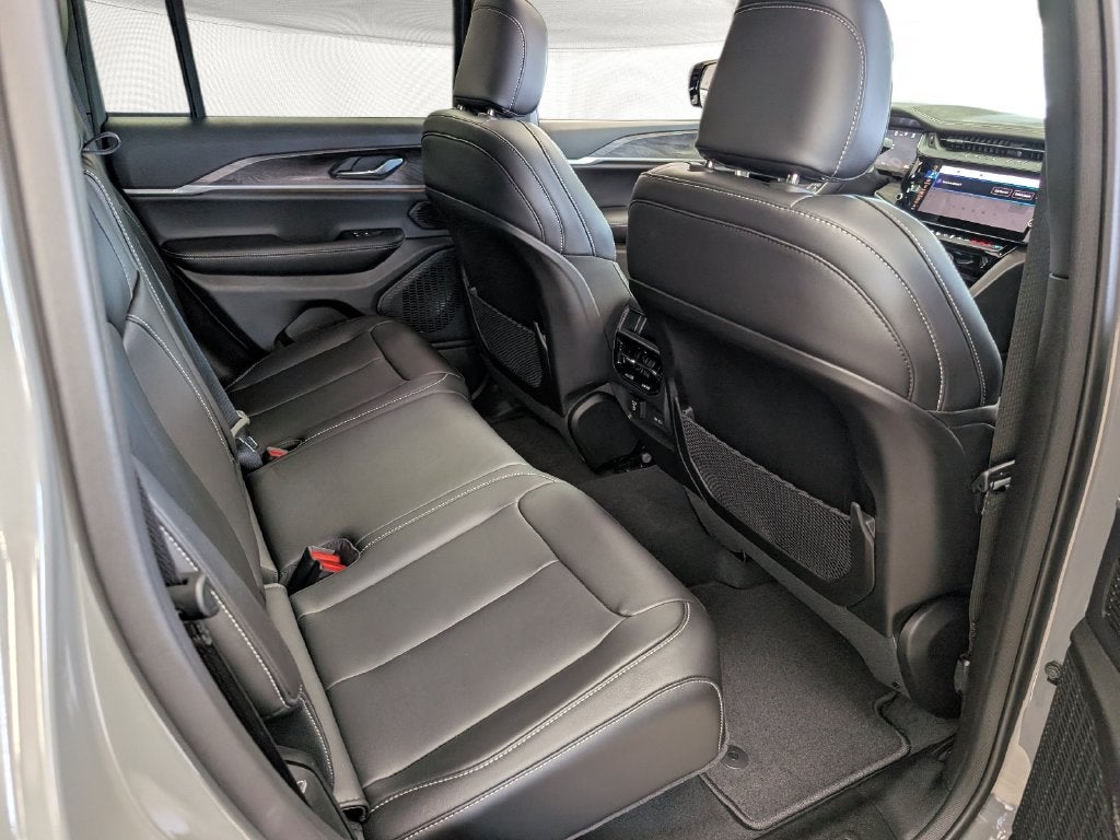 2027 Jeep Grand Cherokee GRAND CHEROKEE LIMITED 4X4