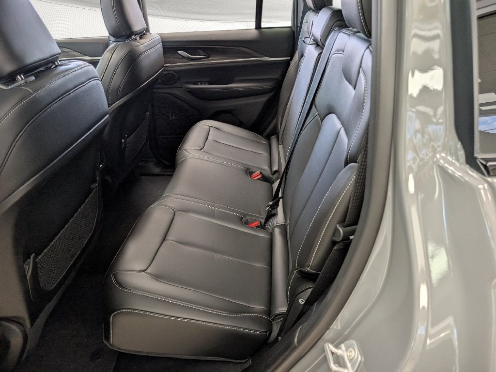 2027 Jeep Grand Cherokee GRAND CHEROKEE LIMITED 4X4