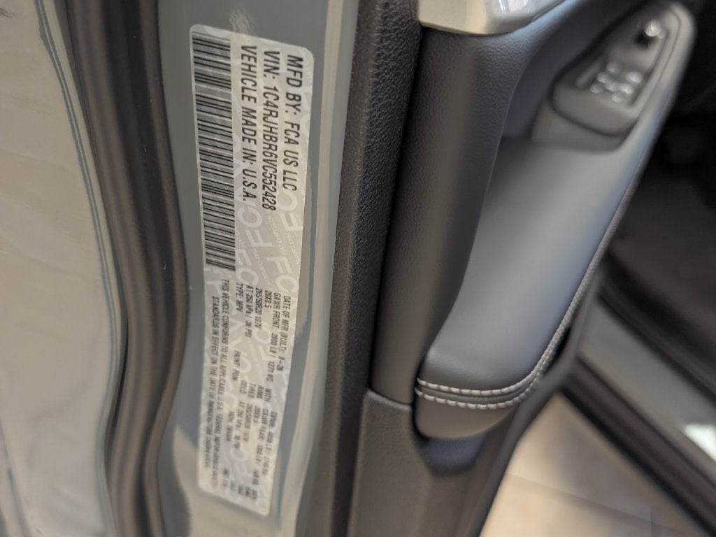 2027 Jeep Grand Cherokee GRAND CHEROKEE LIMITED 4X4