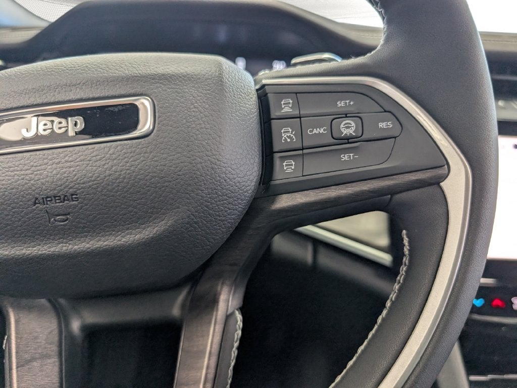 2027 Jeep Grand Cherokee GRAND CHEROKEE LIMITED 4X4