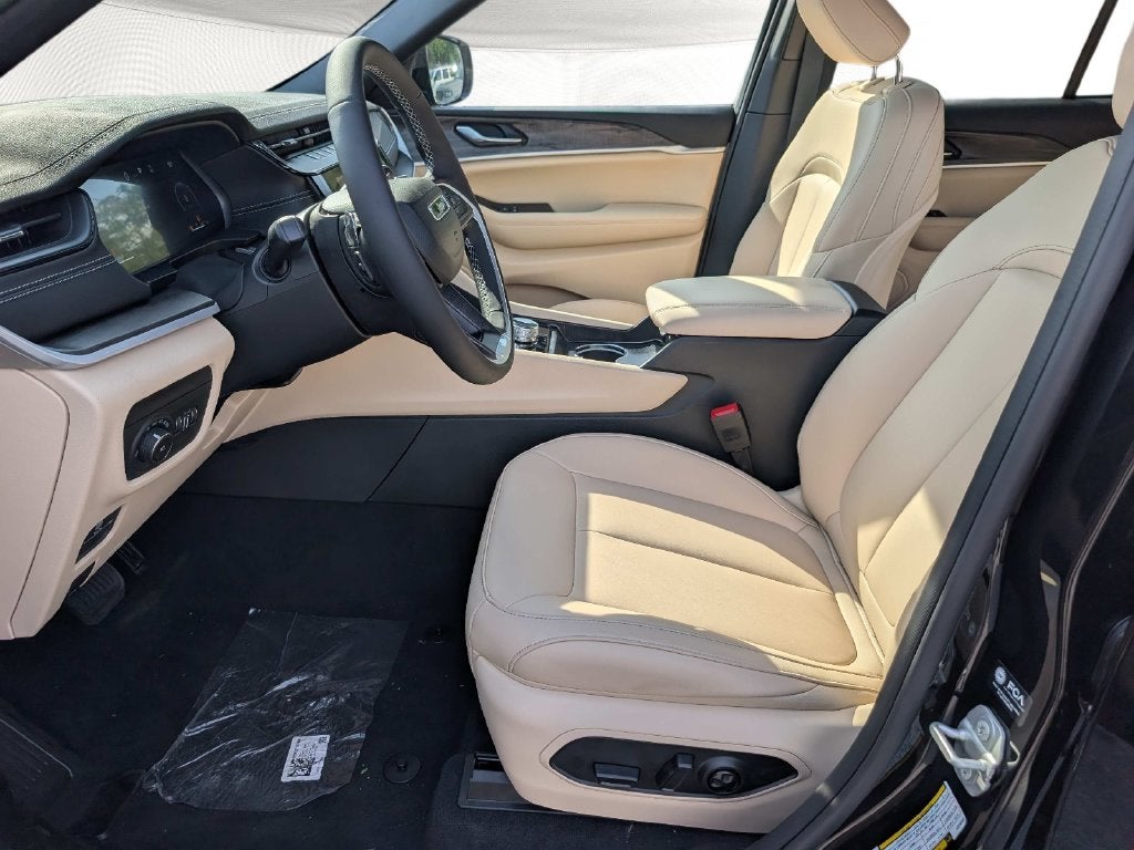2027 Jeep Grand Cherokee GRAND CHEROKEE LIMITED 4X4