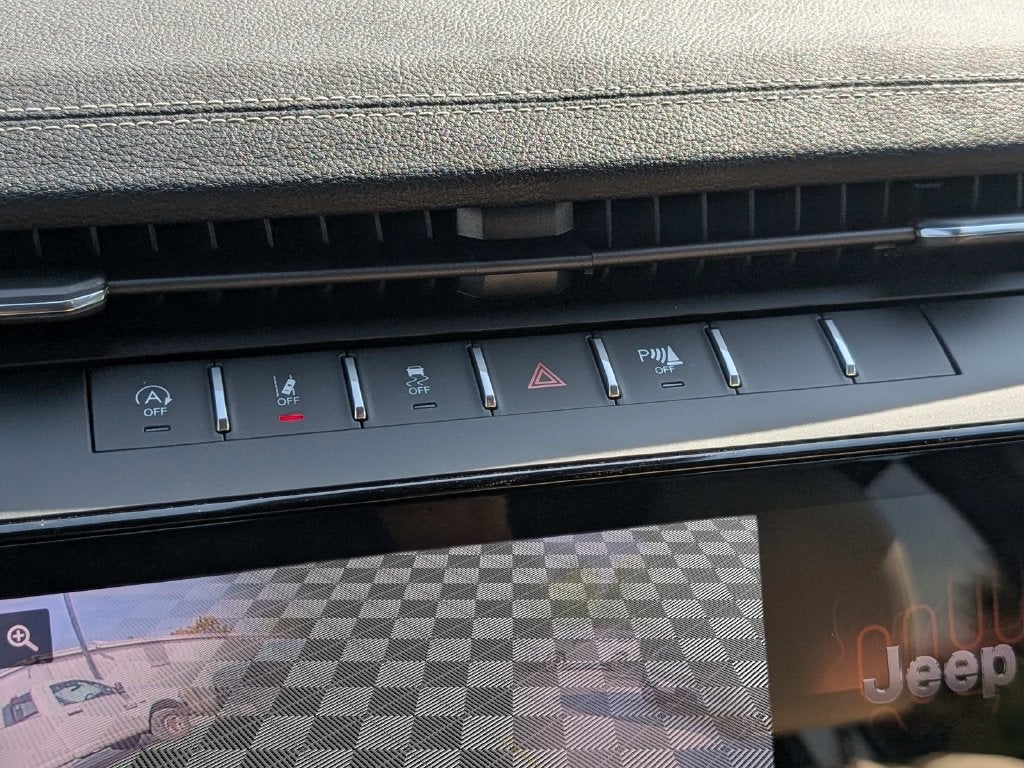 2027 Jeep Grand Cherokee GRAND CHEROKEE LIMITED 4X4