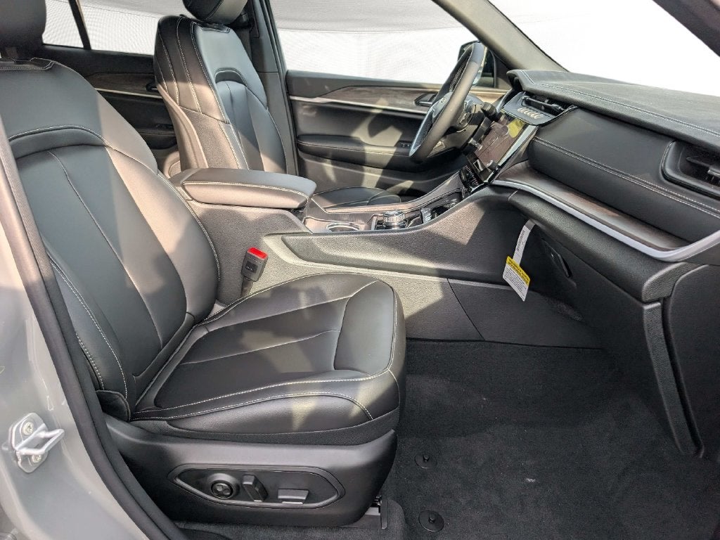 2027 Jeep Grand Cherokee GRAND CHEROKEE LIMITED 4X4