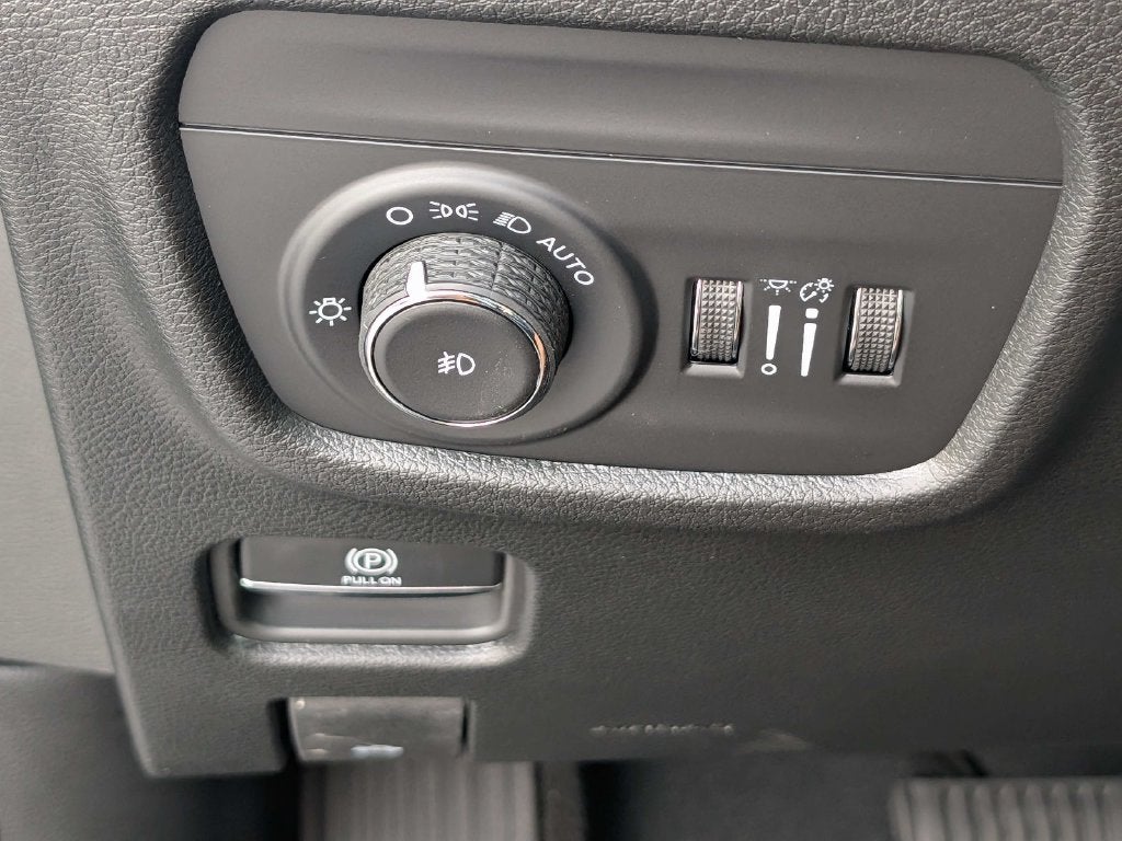 2027 Jeep Grand Cherokee GRAND CHEROKEE LIMITED 4X4