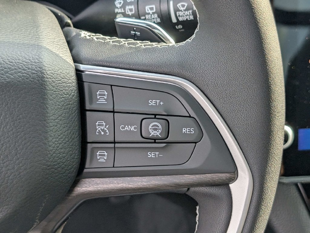 2027 Jeep Grand Cherokee GRAND CHEROKEE LIMITED 4X4