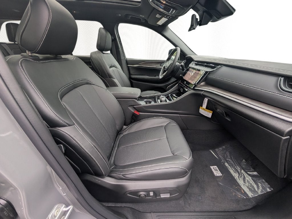 2027 Jeep Grand Cherokee GRAND CHEROKEE LIMITED RESERVE 4X4