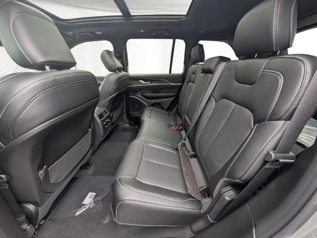 2027 Jeep Grand Cherokee GRAND CHEROKEE LIMITED RESERVE 4X4