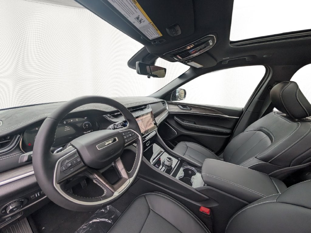 2027 Jeep Grand Cherokee GRAND CHEROKEE LIMITED RESERVE 4X4