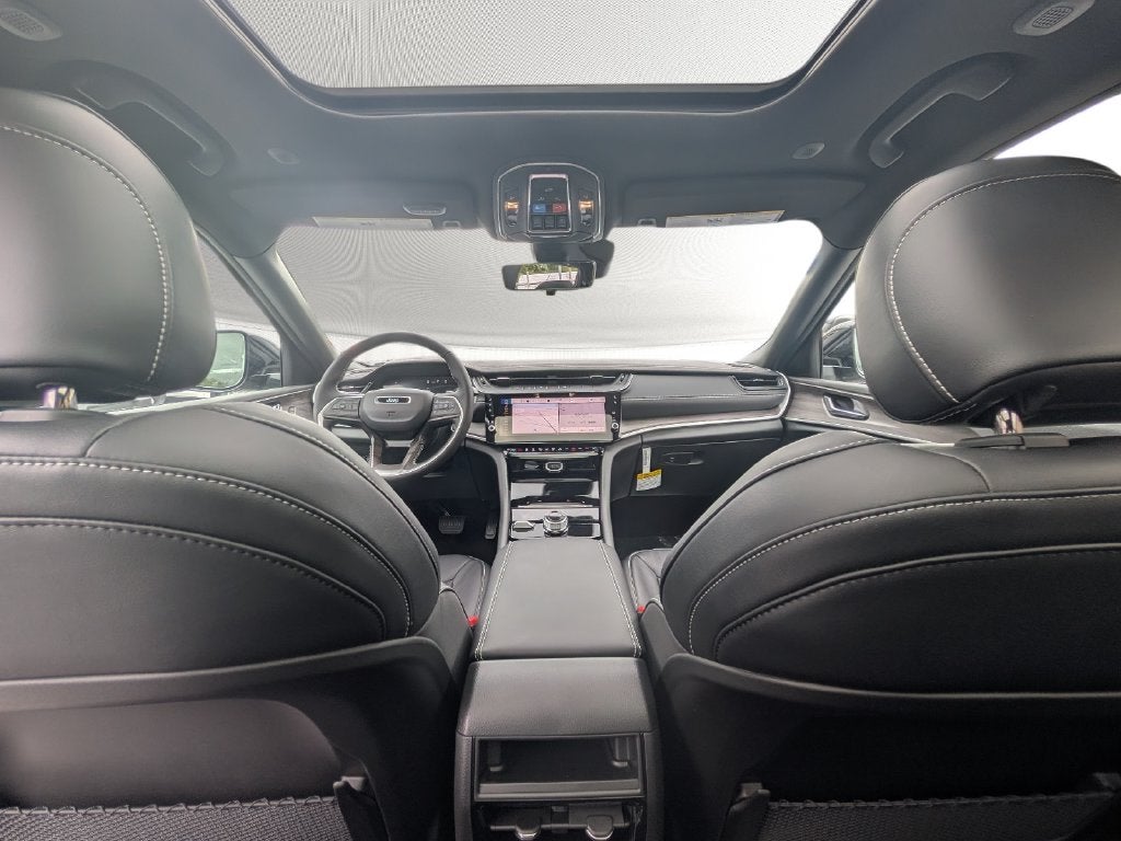 2027 Jeep Grand Cherokee GRAND CHEROKEE LIMITED RESERVE 4X4
