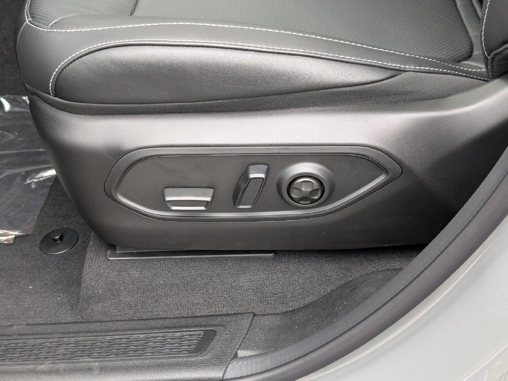 2027 Jeep Grand Cherokee GRAND CHEROKEE LIMITED RESERVE 4X4