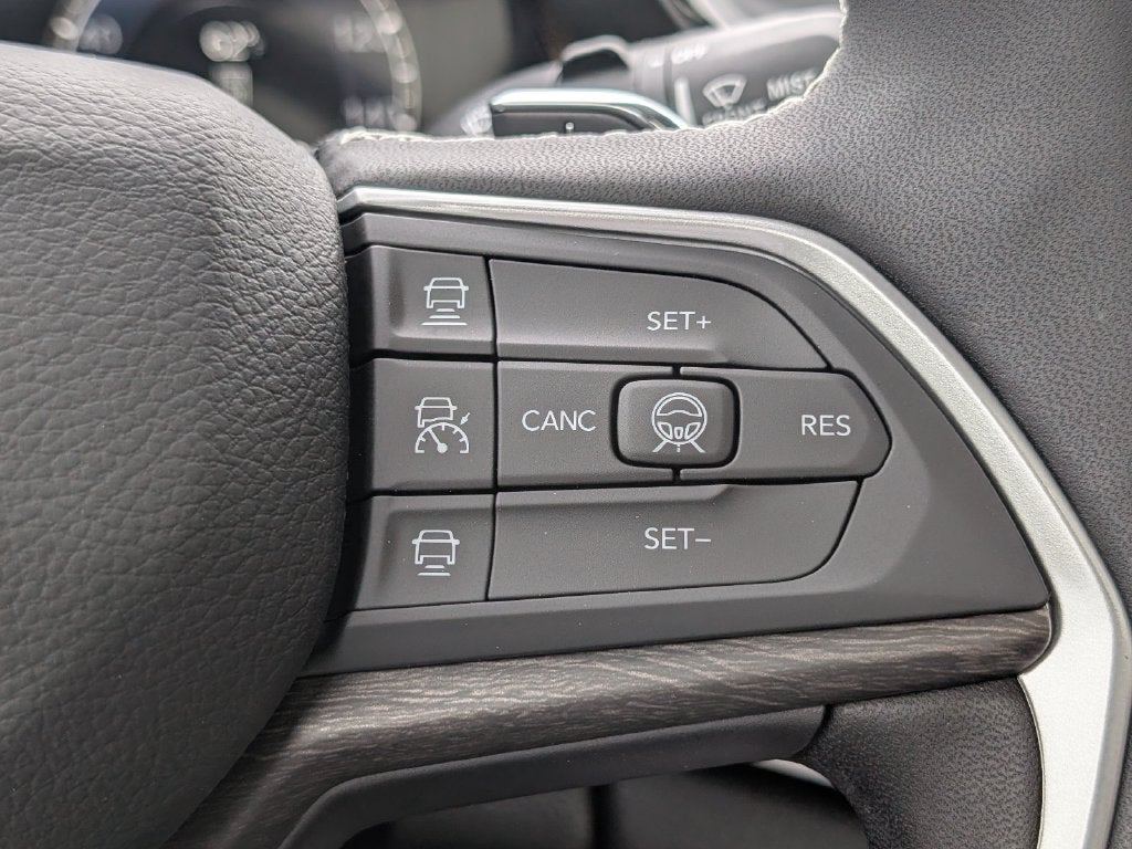 2027 Jeep Grand Cherokee GRAND CHEROKEE LIMITED RESERVE 4X4