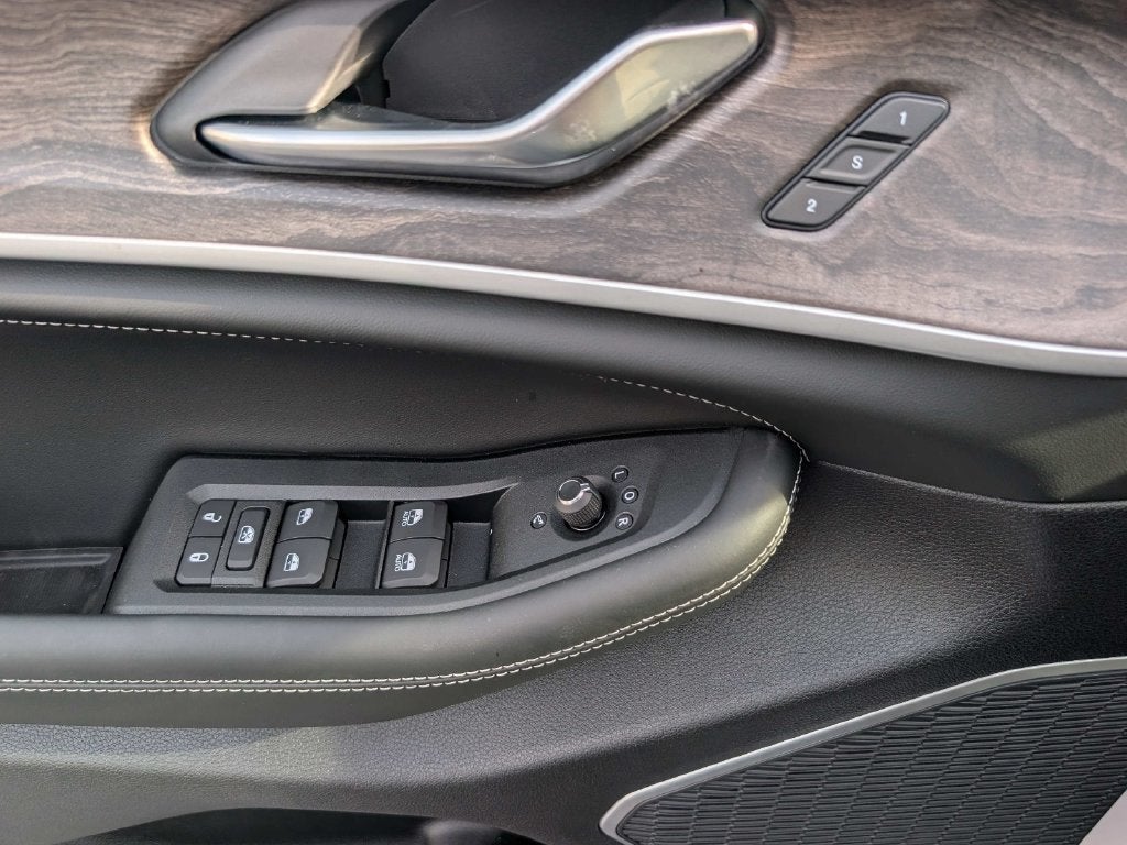 2027 Jeep Grand Cherokee GRAND CHEROKEE LIMITED RESERVE 4X4